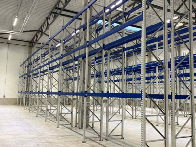 Levering og montering av Groglass pallehyller 9
